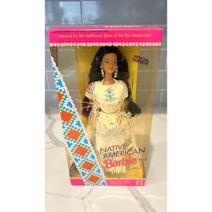 Native‎ American Barbie Mattel 1992 New in Box